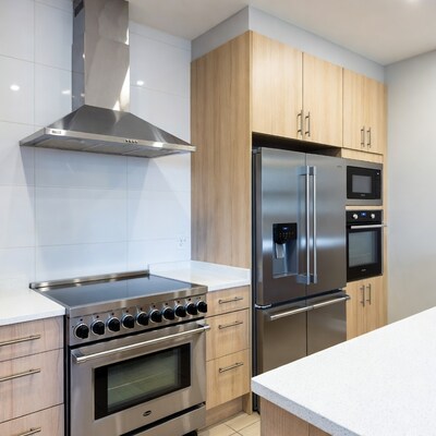 Modern Kitchen with Stainless Steel Appliances