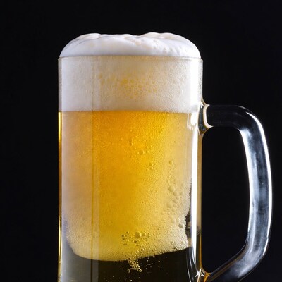 Beer mug with foam