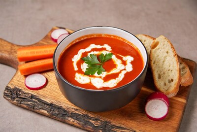 Creamy Carrot Soup with Bread