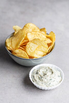 Crispy Potato Chips with Dip