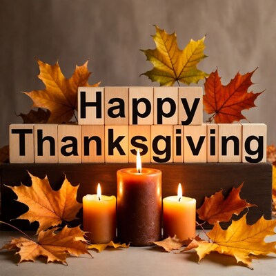 Happy Thanksgiving wooden blocks with candles
