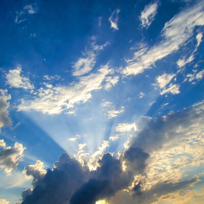 Sun rays through clouds