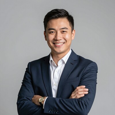 Smiling Asian businessman