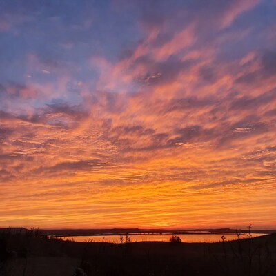 Vibrant Sunset Over Lake