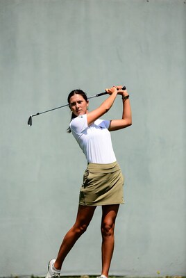 Woman golfer swing